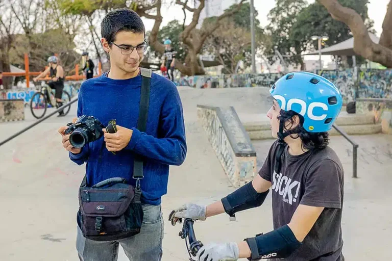 קורס-צילום-בתל-אביב-סיור-צילום-תנועה-בסקייט-פארק-גלית